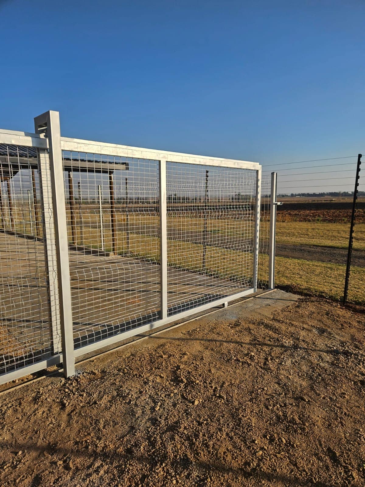 Sliding & swing gates