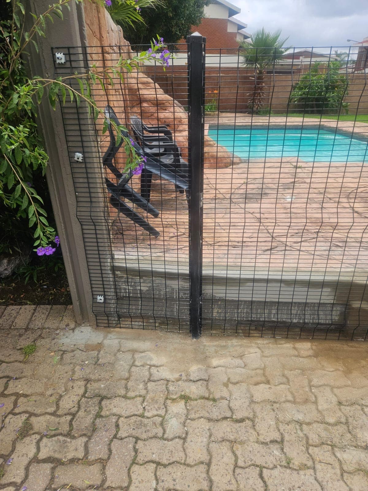 Pool safety fence, complex common area